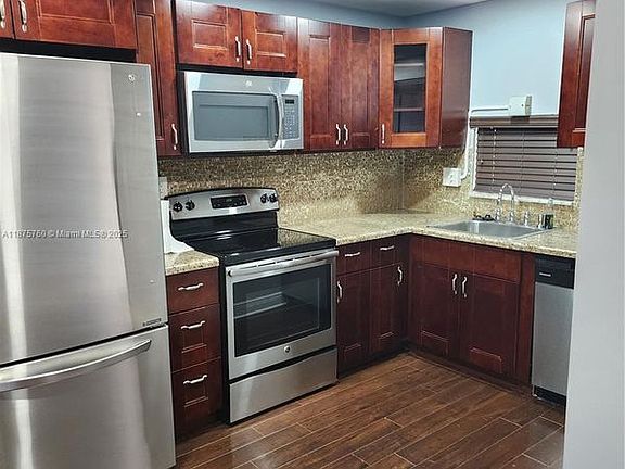 3rd image of 681 S Hollybrook Dr
