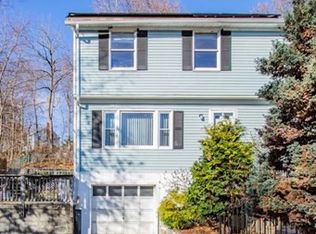 16 Roy St, Worcester, MA 01603