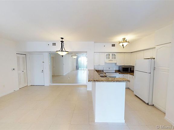 3rd image of 19901 E Country Club Dr #2104