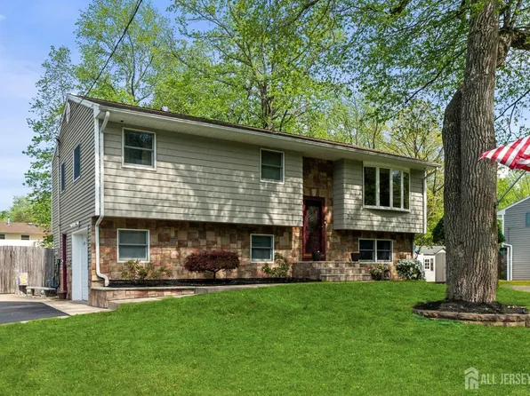 34 Rock Hill Rd, Old Bridge, NJ 08857