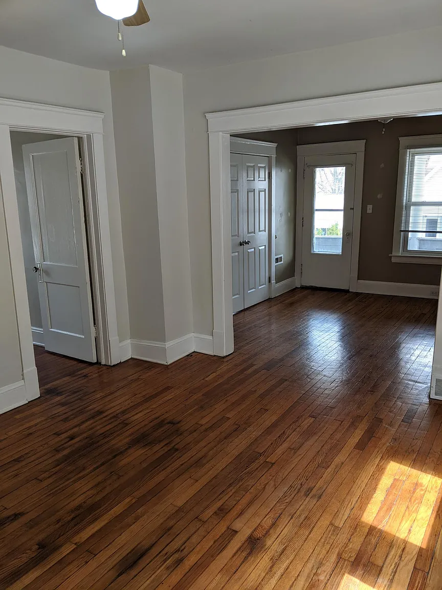 1532 Hopkins Ave photo 1