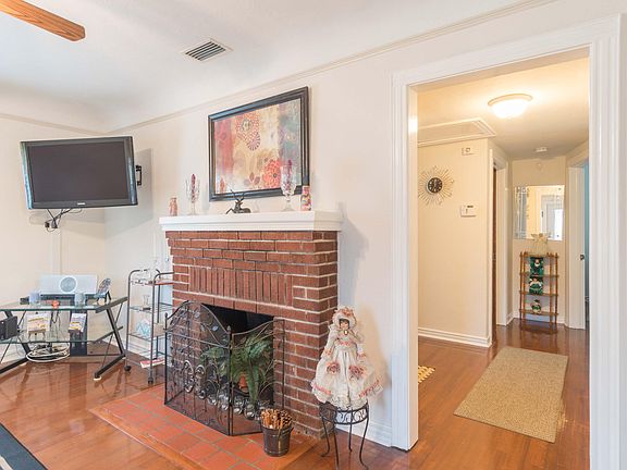 5th image of 3638 Ernest St