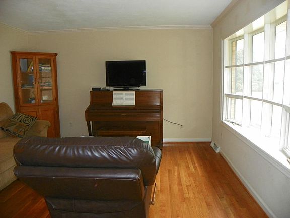 3rd image of 5057 Keithwood Dr SW