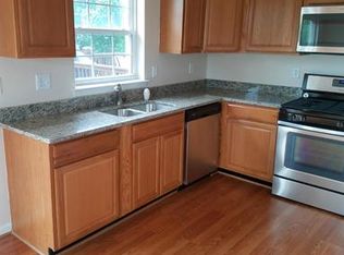 42840 Golf View Dr, Chantilly, VA 20152