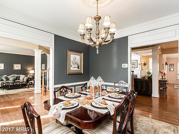 5th image of 800 Carriage House Ct