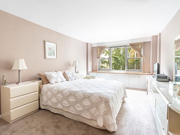 5th image of 12 Beekman Pl APT 4F