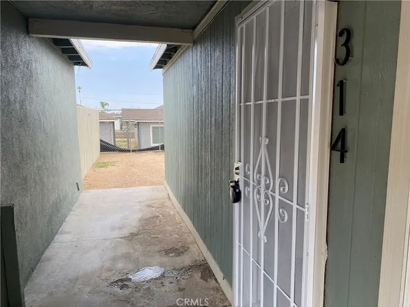 113 W Fredricks St, Barstow, CA 92311