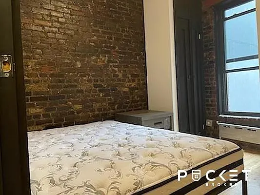 Rented by PocketBroker Inc | media 11