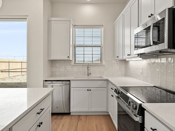 3rd image of 6720 Abode Ave #6720