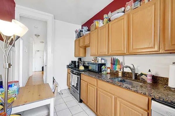 Rented by Cooper & Cooper Real Estate | media 9