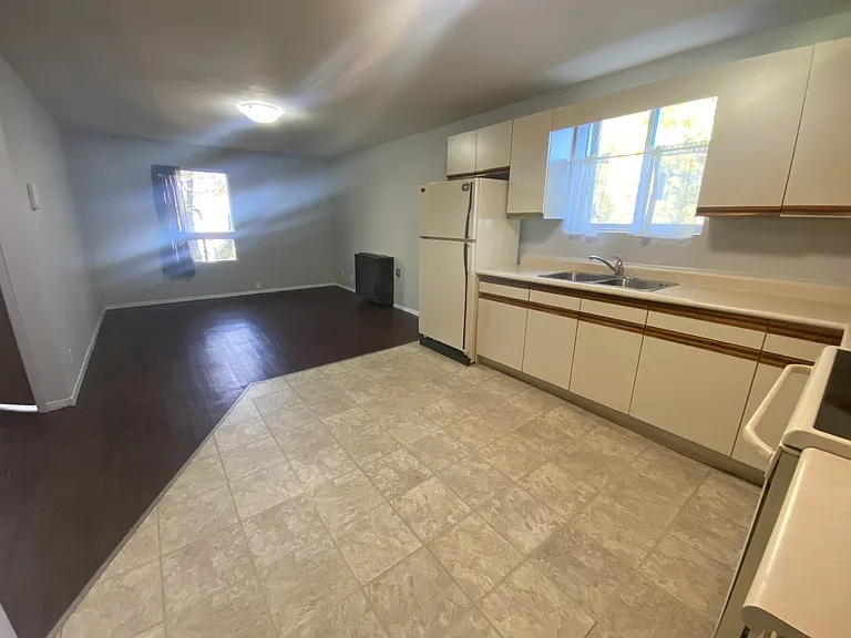 216 Leith St #4 — Photo 3