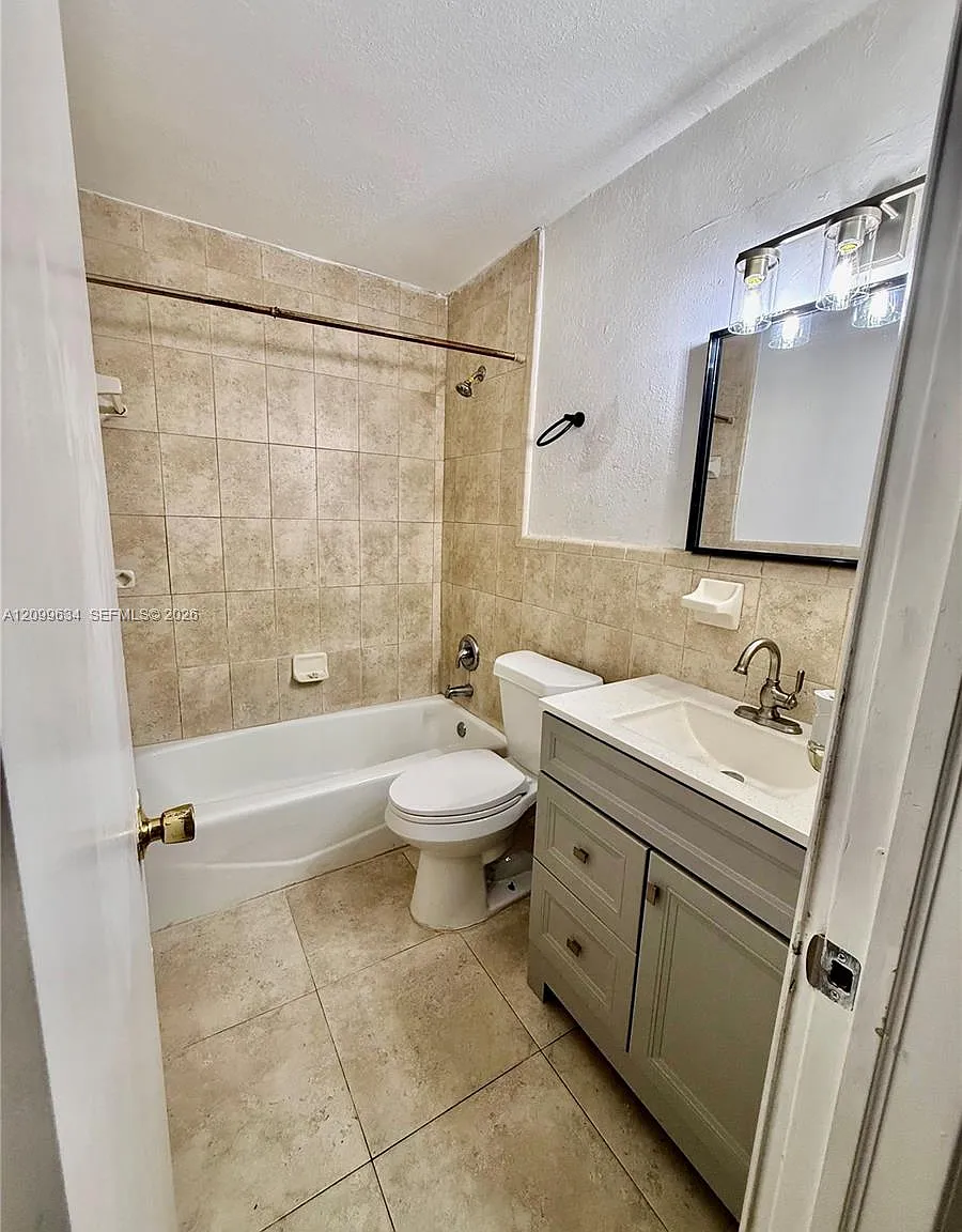 South Hollywood Amd Plat — Photo 3