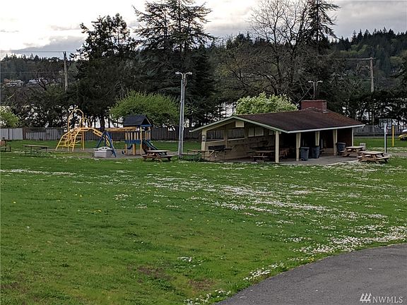 5th image of 9836 Overlook Dr NW