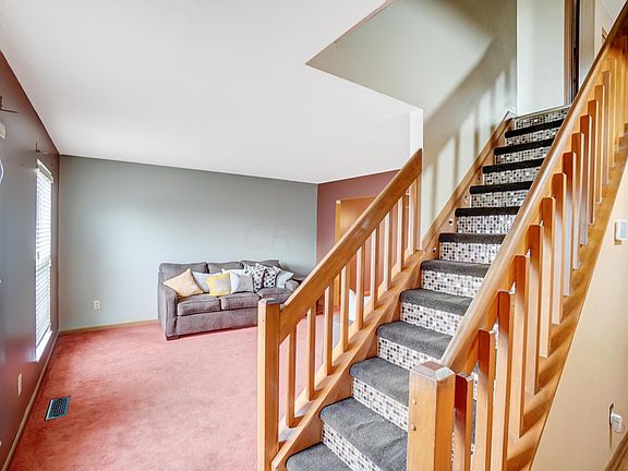 3rd image of 5928 Leafridge Ln