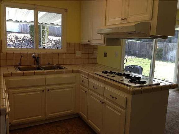 4th image of 56 Millan Ct