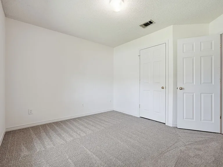 2030 Hawthorne Dr — Photo 27