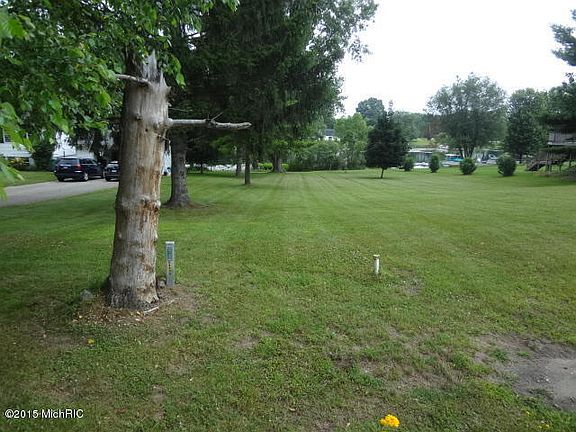 3rd image of 52410 Joy Dr