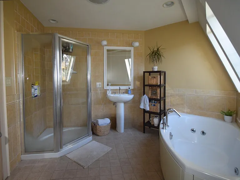 51 Russell Rd — Photo 12