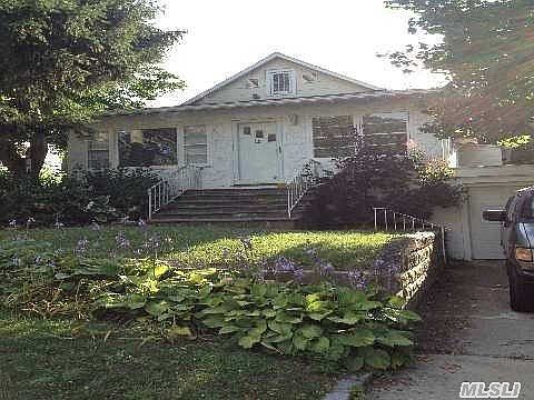 1st image of 12 Larsen Ave