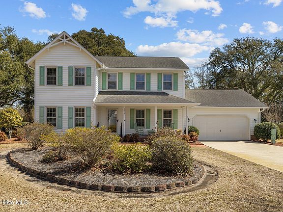 3rd image of 305 Somerset Way