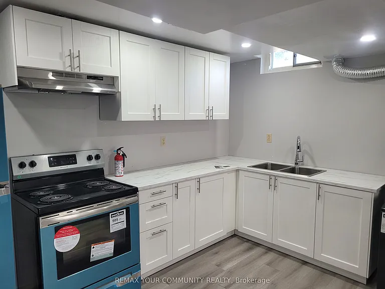 226 Larkin Ave #BASEMENT — Photo 9