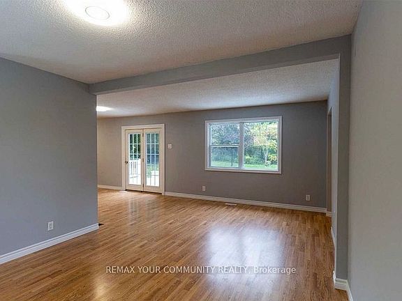 5th image of 781 Edward St