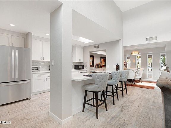 2nd image of 7234 N Via De La Montana