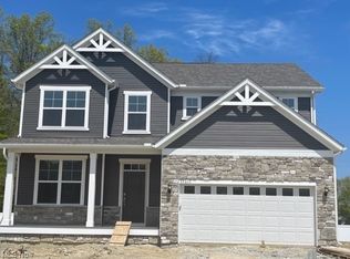 35017 Bald Eagle Ln, Willoughby, OH 44094