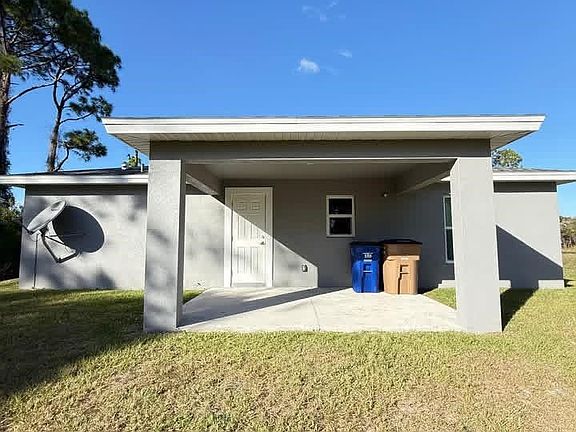 2nd image of 575 Oakshire Ln