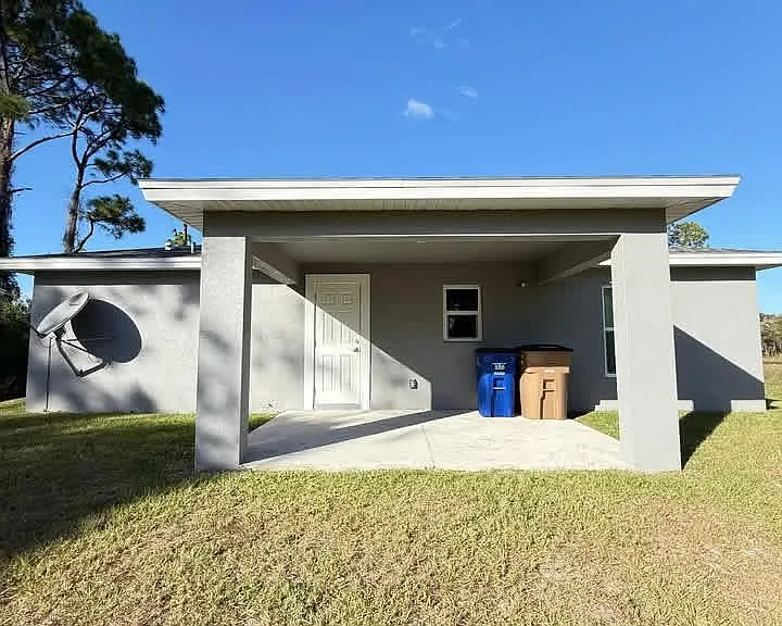 575 Oakshire Ln — Photo 2