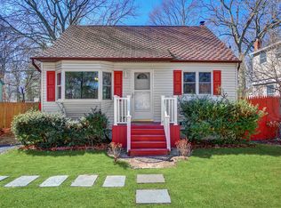 465 Auborn Ave, Shirley, NY 11967
