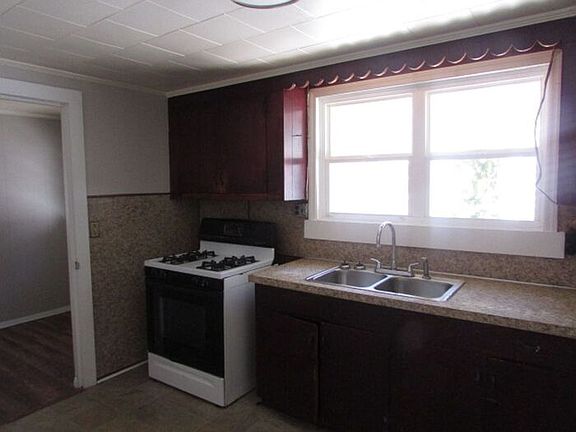 4th image of 307 1/2 Manning Ave