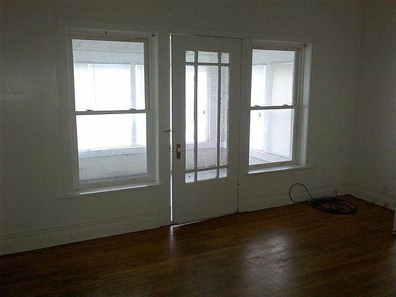 2nd image of 3602 Fir St APT 1S