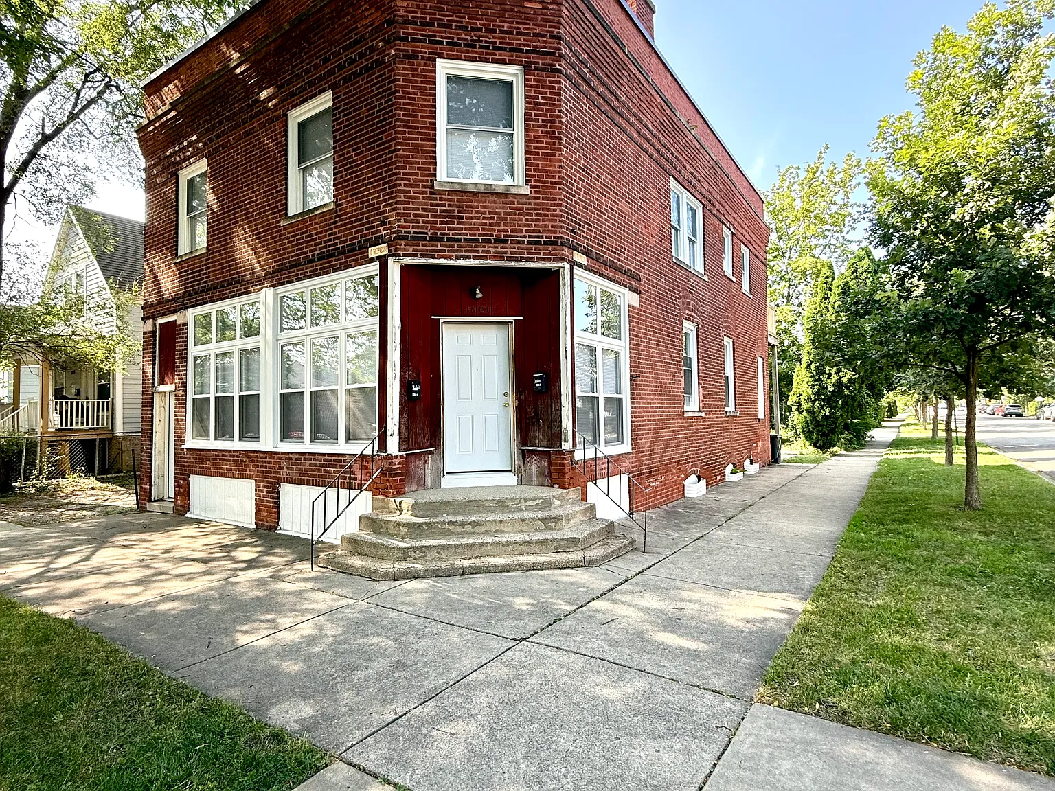 3 bed, 1.5 bath, 1000 sqft, $2,700 — Photo 2