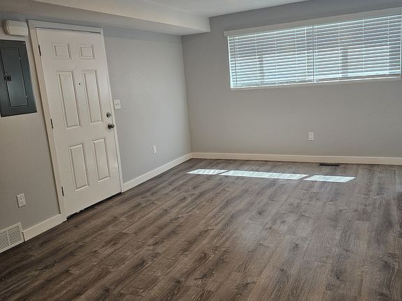 5th image of 813 N Riverside Dr #A