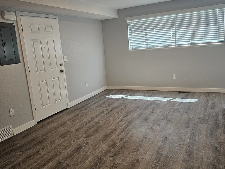 813 N Riverside Dr #A — Photo 5