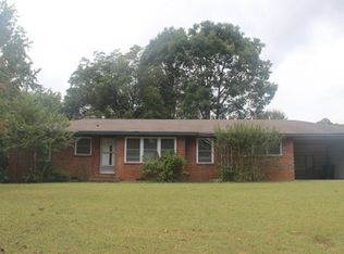 2215 Glen Iris Rd NW, Huntsville, AL 35810