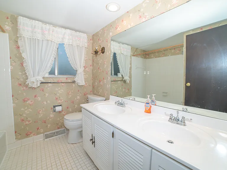 10159 Crosier Ln — Photo 11