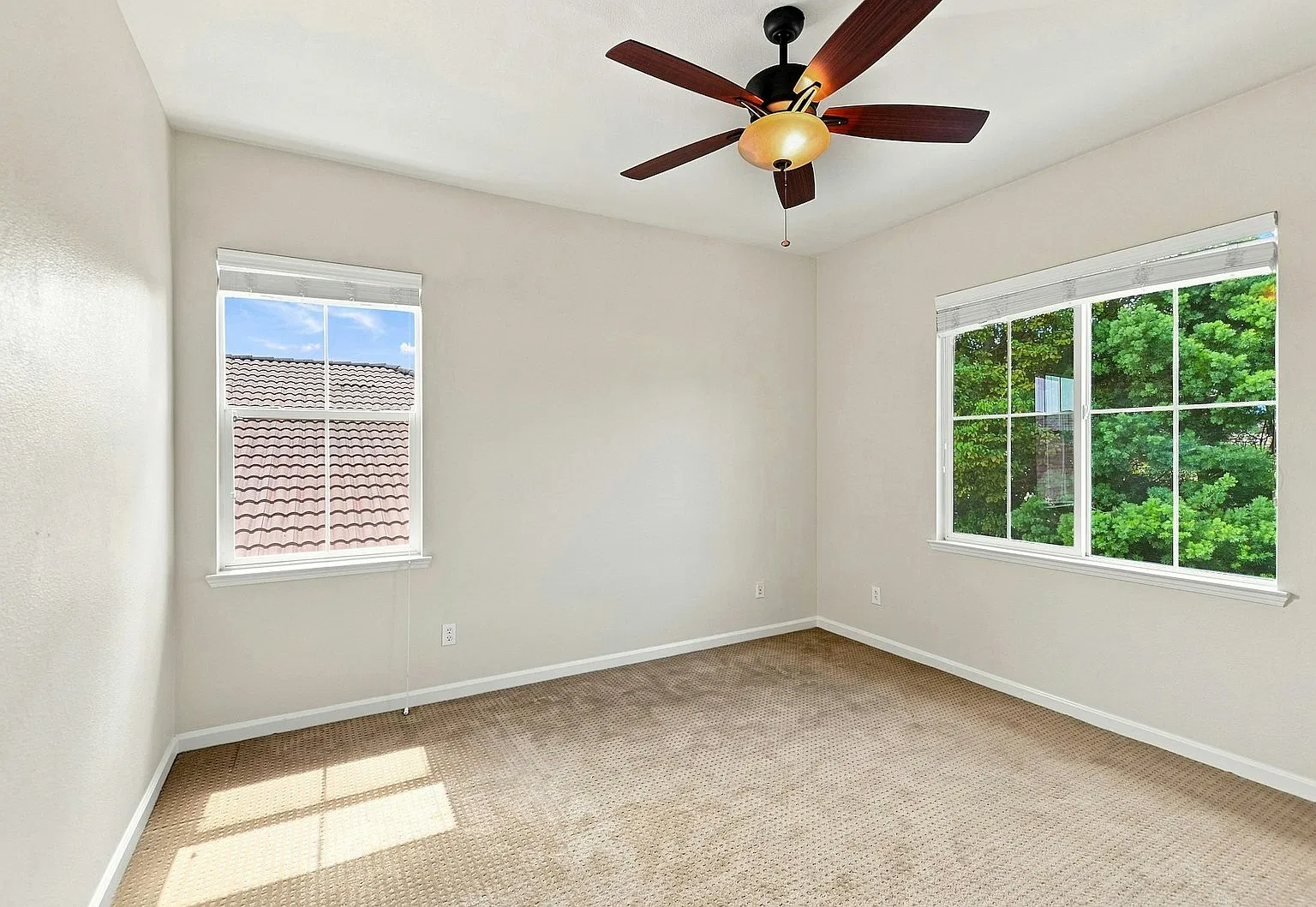 749 Ellerbrook St — Photo 2