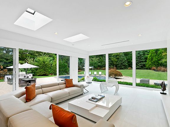 2nd image of 162 Chardonnay Dr