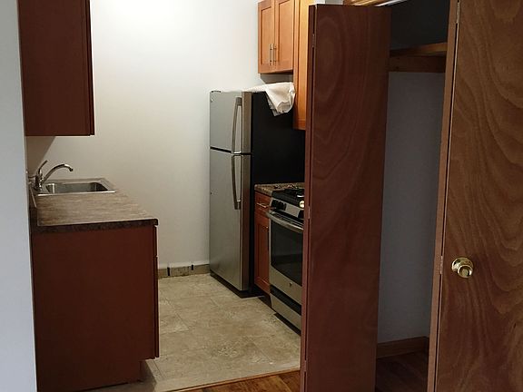 2nd image of 482 Nostrand Ave APT 4C