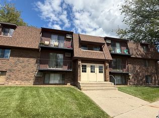 480 E Oak Run Dr #11, Bourbonnais, IL 60914