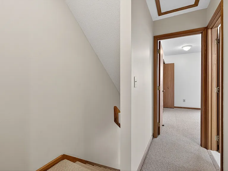 506 Seagraves Ave — Photo 13