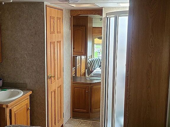 5th image of 140 Jaymar Park Dr #8