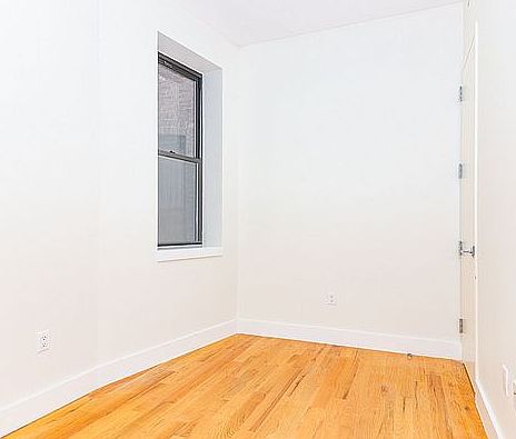 4th image of 490 Kosciuszko St #6U