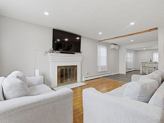 3rd image of 12 N Doris Ave