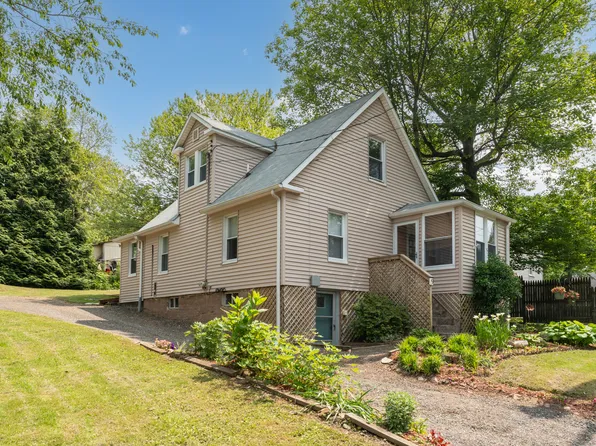 9 Florence Street, East Haven, CT 06513