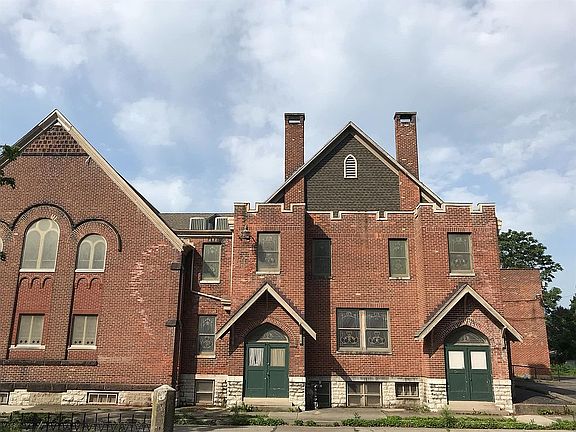 4th image of 433 Oak St