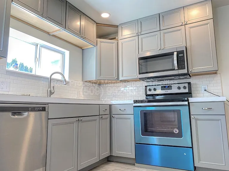 717 S Union St — Photo 6