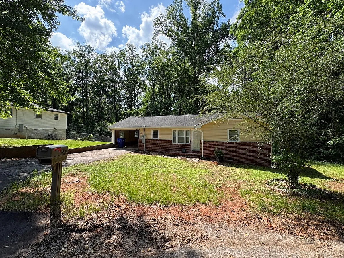 Building Photo - 15 Tasha Dr
